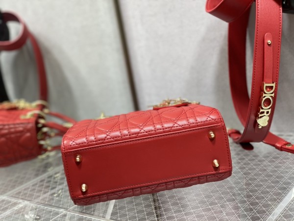  Handbag  Dior  size  20 cm