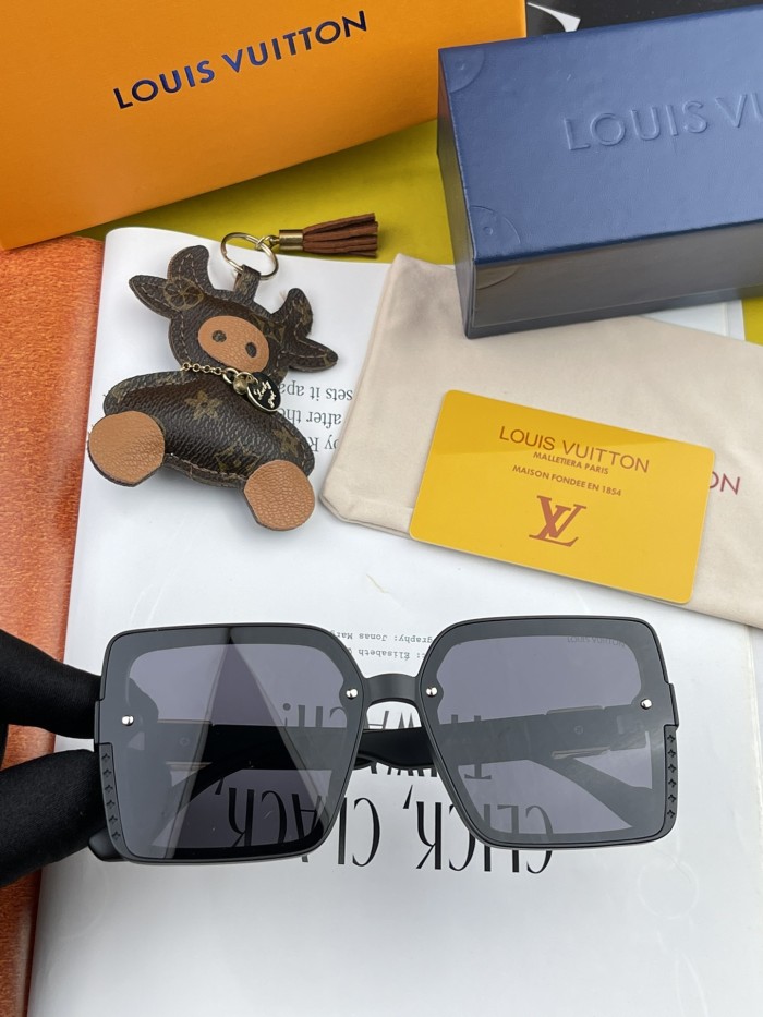 Sunglasses Louis Vuitton L1845