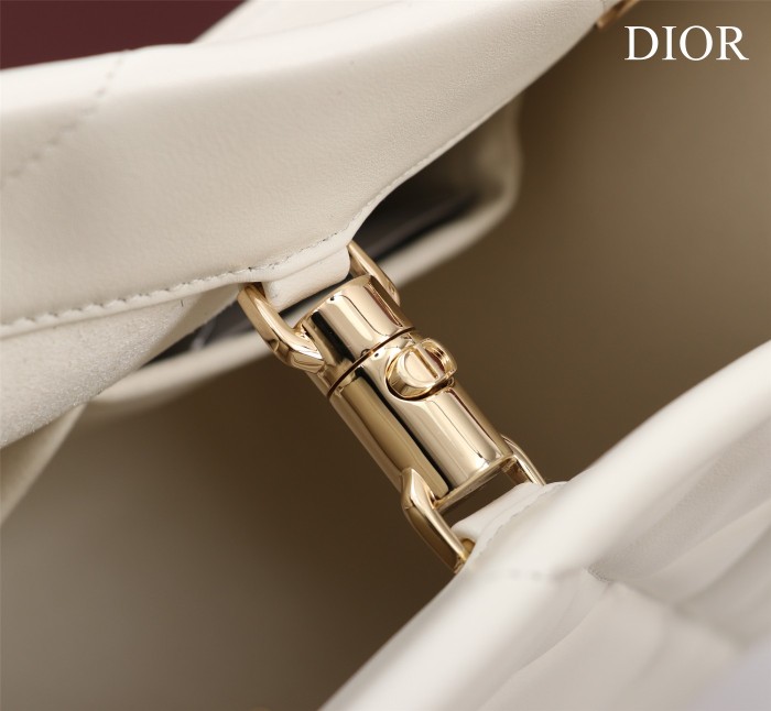 Handbag  Dior  size 36.5×28×17.5  cm