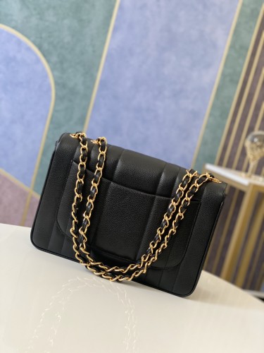 Handbag   Chanel  A88  size  30.21.8 cm