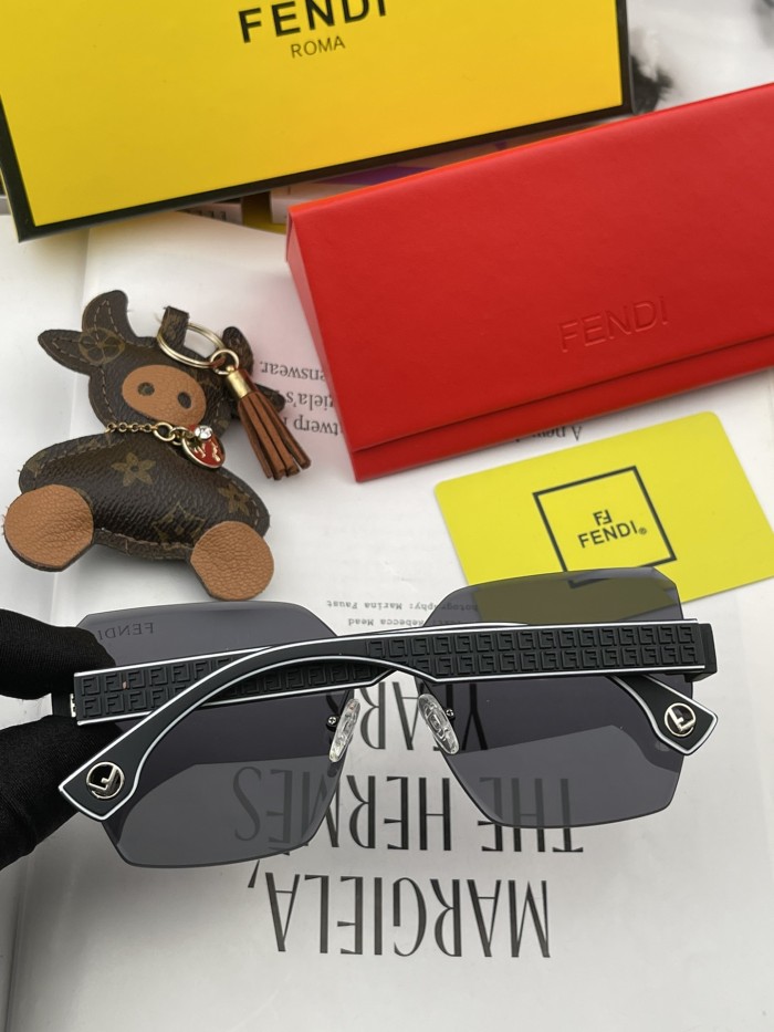 Sunglasses Fendi FD2294