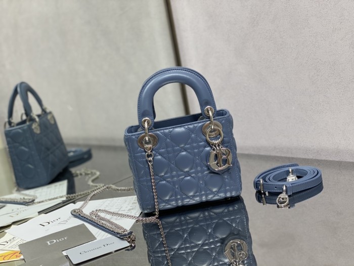 Handbag  Dior  size  17 cm