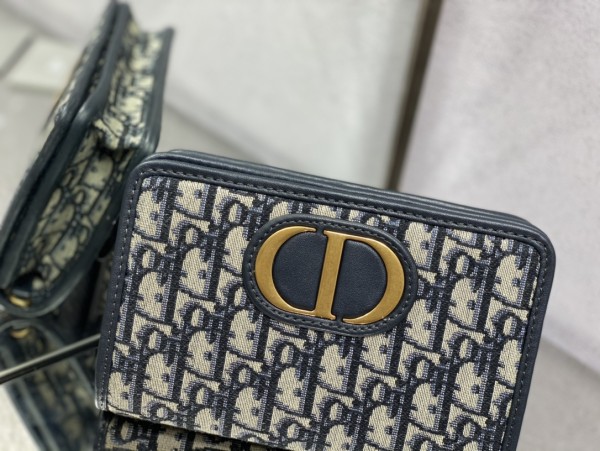 Handbag  Dior  size  19*12.5*4 cm