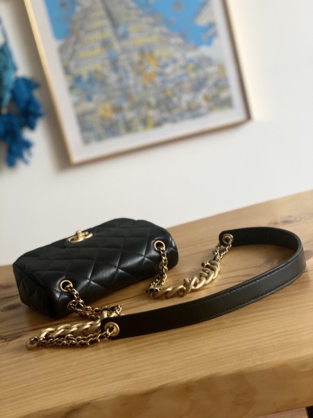 Handbag   Chanel  As3109  size  19*14*6 cm