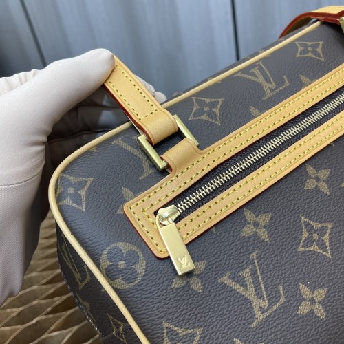   Handbag  Louis Vuitton  M51182  size  27*18*12 CM