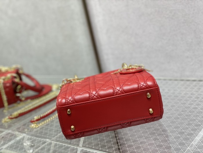  Handbag  Dior  size 17 cm 
