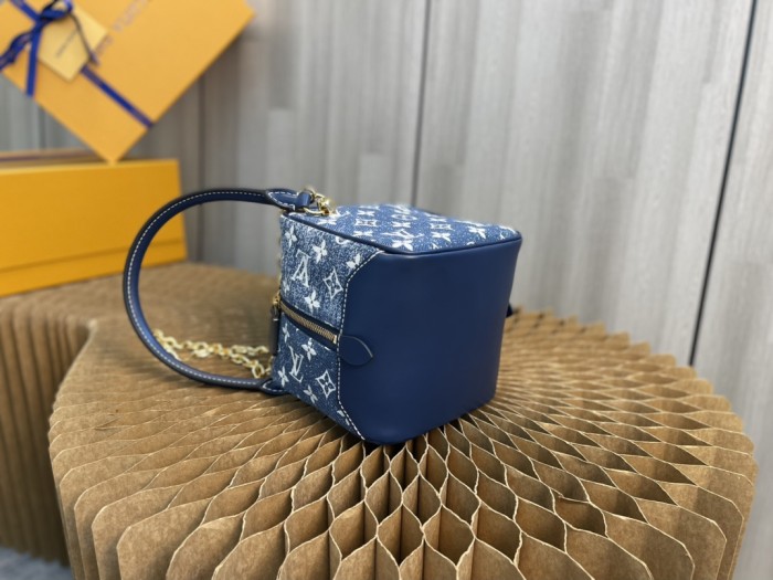 Handbag  Louis Vuitton  M59611  size  16.0x16.0x16.0 cm