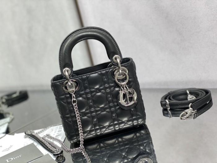 Handbag  Dior  size  17 cm