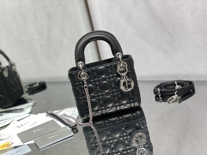 Handbag  Dior  size  17 cm