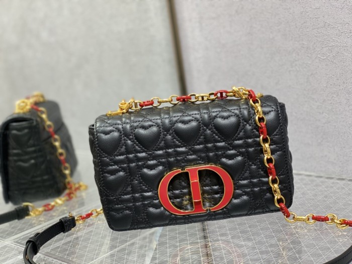 Handbag  Dior  size  20*12*7 cm