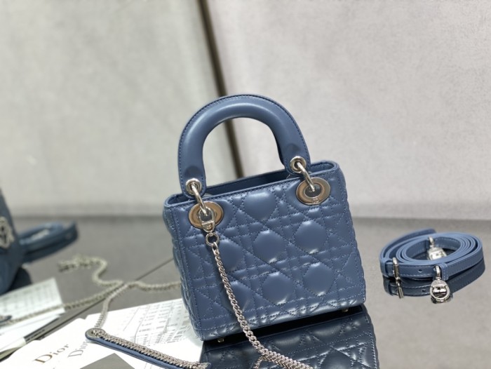 Handbag  Dior  size  17 cm