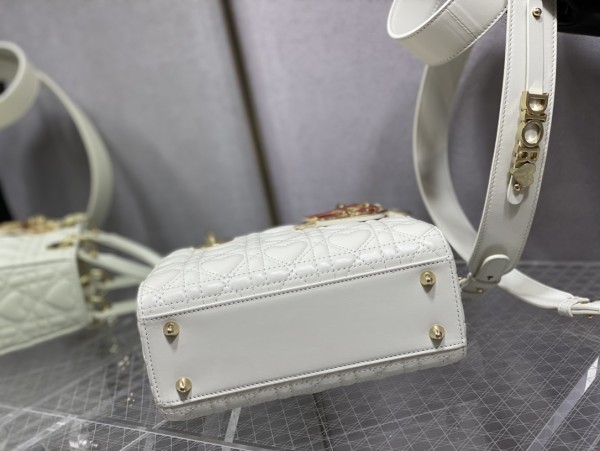 Handbag  Dior  size  20 cm