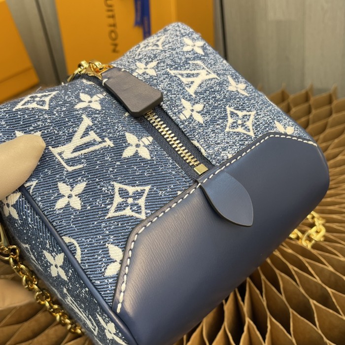 Handbag  Louis Vuitton  M59611  size  16.0x16.0x16.0 cm