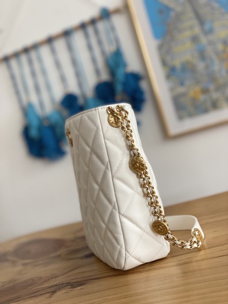 Handbag   Chanel  3400  size  25.5*21.5*8  cm