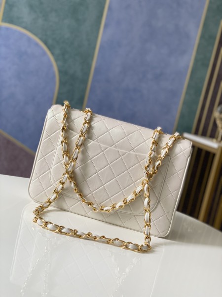 Handbag   Chanel  A88  size  30.21.8 cm