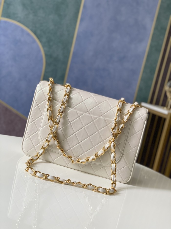 Handbag   Chanel  A88  size  30.21.8 cm