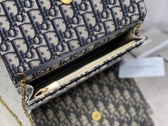 Handbag  Dior  size  21 cm