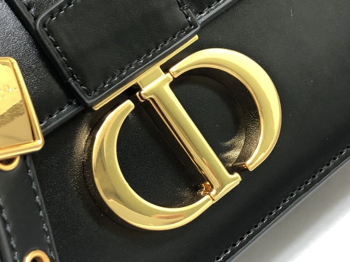 Handbag  Dior  M9203  size  21.5 x 12 x 6 cm