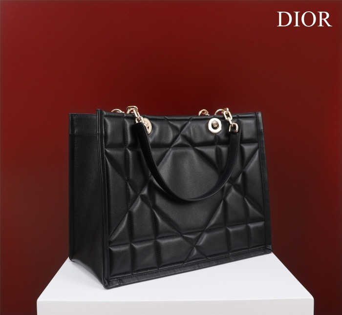 Handbag  Dior  size  36.5×28×17.5  cm