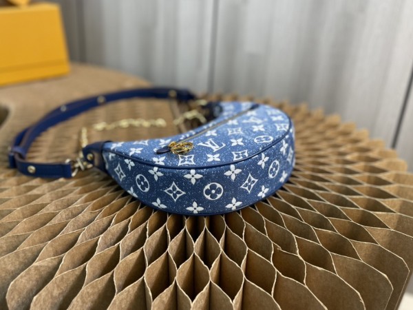  Handbag   Louis Vuitton  M81166  size  23 x 13 x 6 cm