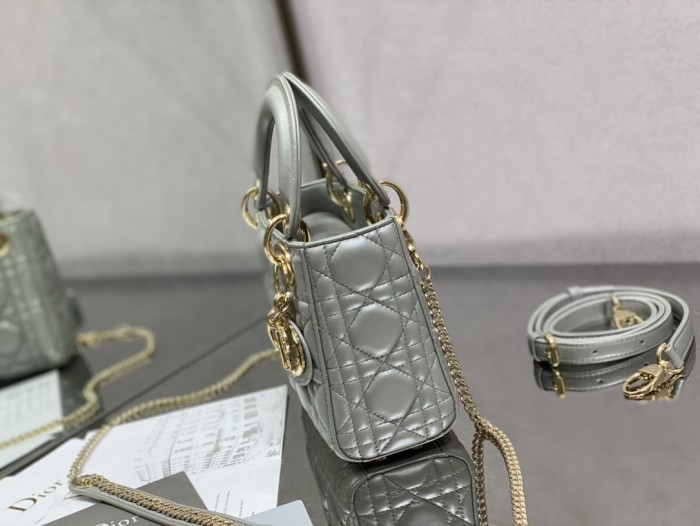 Handbag  Dior  size 17 cm