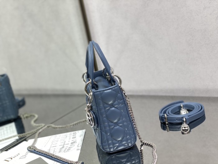 Handbag  Dior  size  17 cm