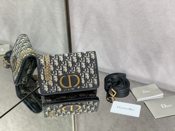 Handbag  Dior  size  19*12.5*4 cm