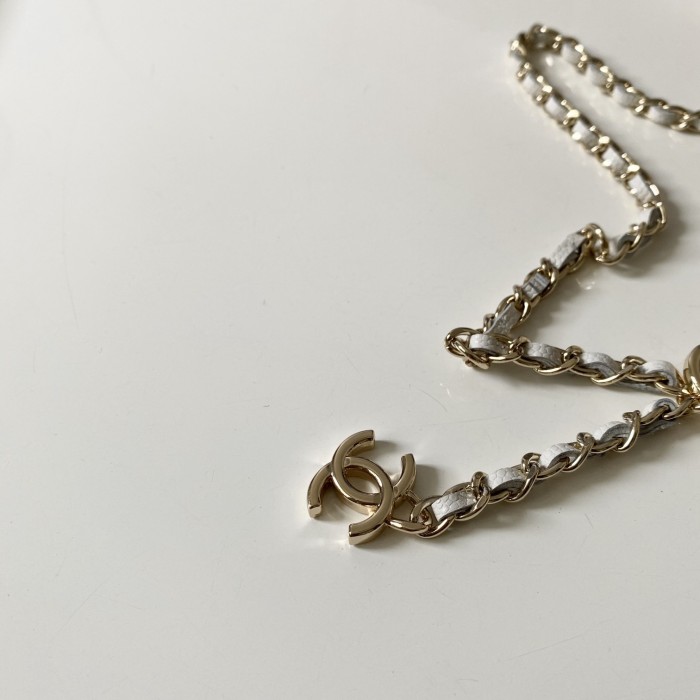 Handbag   Chanel  1952  size  11 ×2 ×7.5 cm