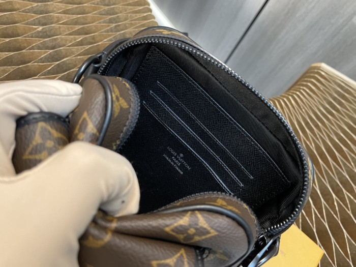  Handbag   Louis Vuitton  M69405 size 15x17x8 CM