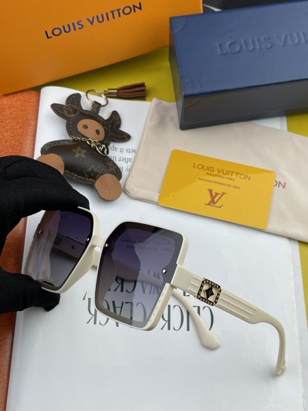Sunglasses Louis Vuitton L1845
