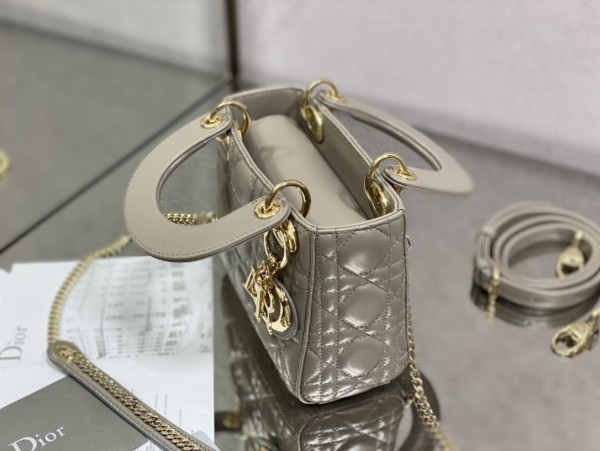 Handbag  Dior  size  17 cm