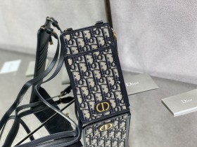 Handbag  Dior  size  11*20 cm