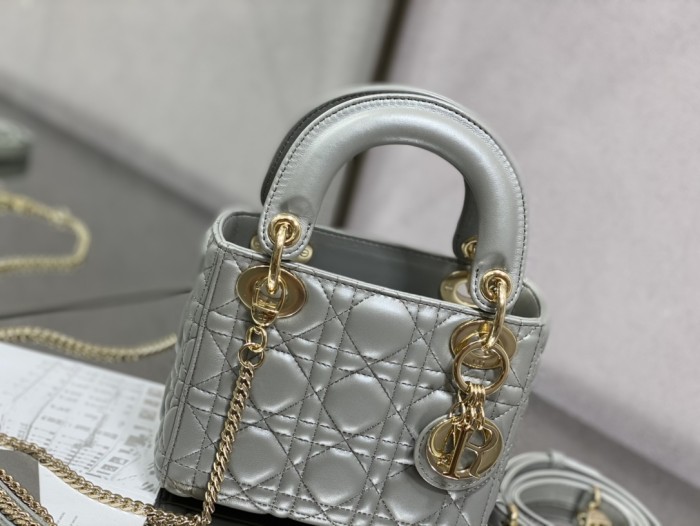 Handbag  Dior  size 17 cm