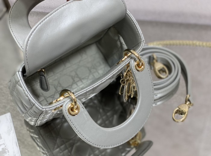 Handbag  Dior  size 17 cm