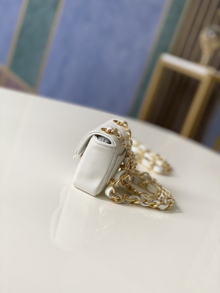 Handbag   Chanel  2080  size  9.8.3 cm