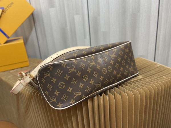 Handbag   Louis Vuitton  M40353   size  52-30-20 cm