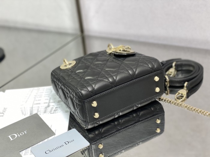 Handbag  Dior  size 17 cm