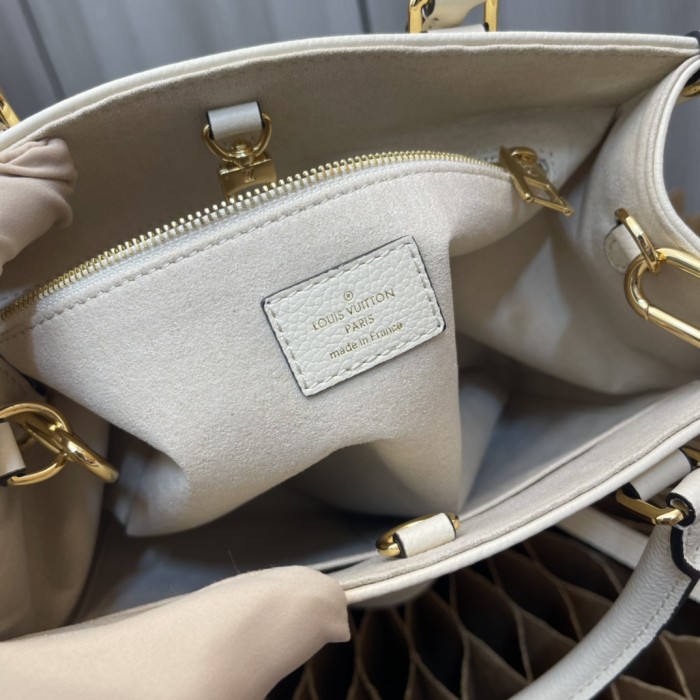   Handbag  Louis Vuitton   M45659 size  25.0 x 11.0 x 19.0  cm