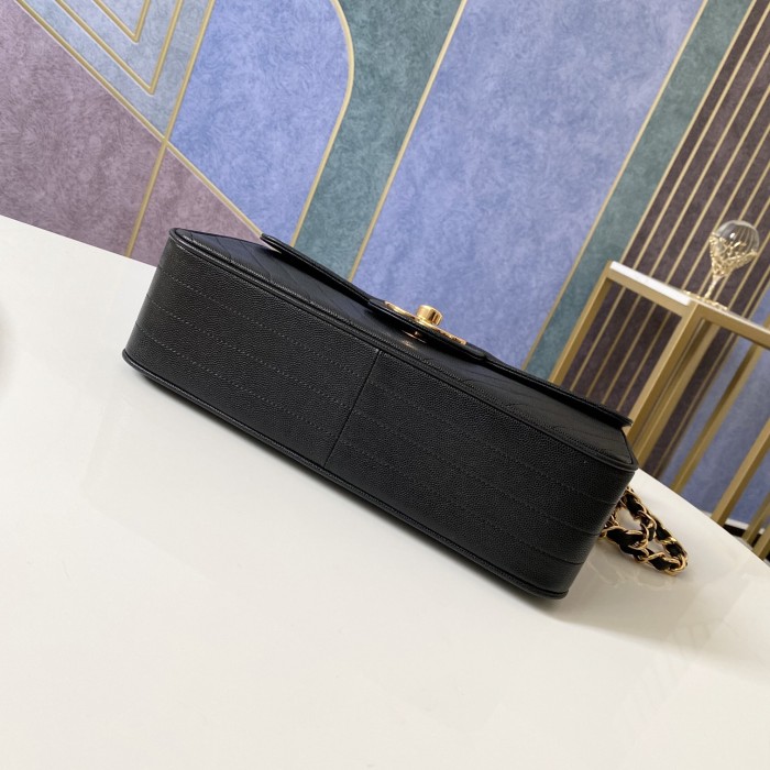 Handbag   Chanel  A88  size  30.21.8 cm