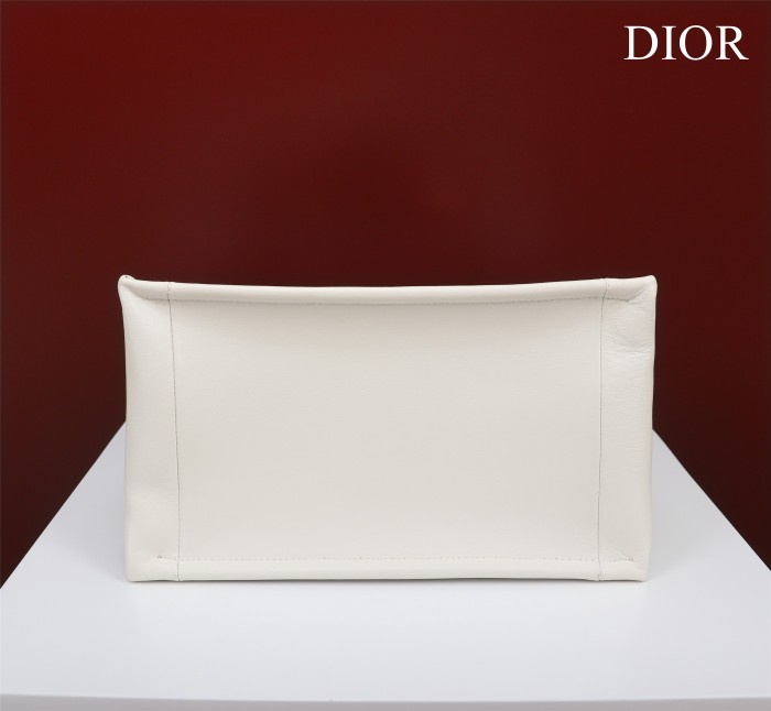 Handbag  Dior  size  36.5×28×17.5  cm