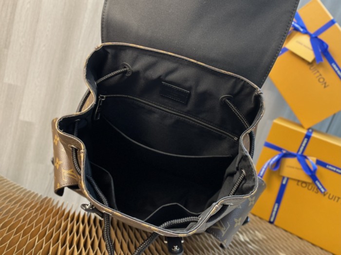 Handbag   Louis Vuitton  M43735  size 41×47×13 cm