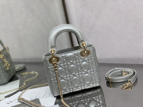 Handbag  Dior  size 17 cm