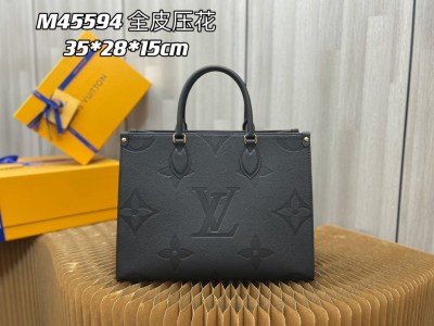  Handbag  Louis Vuitton  45494  size  35 x 28 x 15  cm