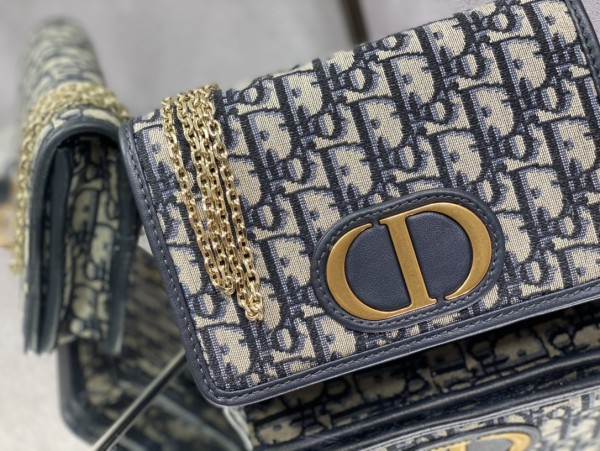 Handbag  Dior  size  19*12.5*4 cm