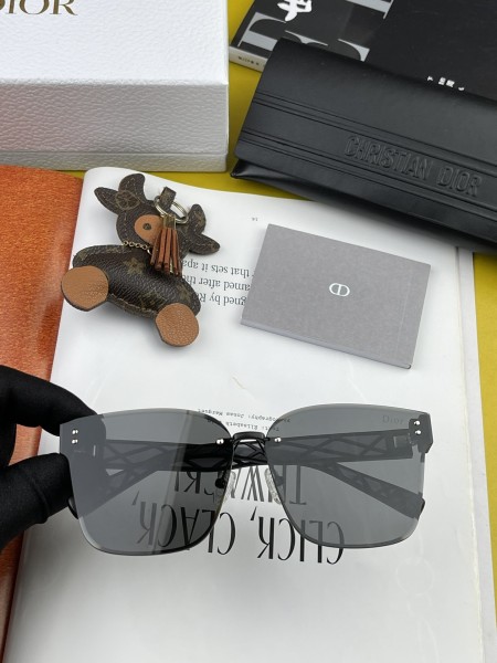 sunglasses Dior CD4779