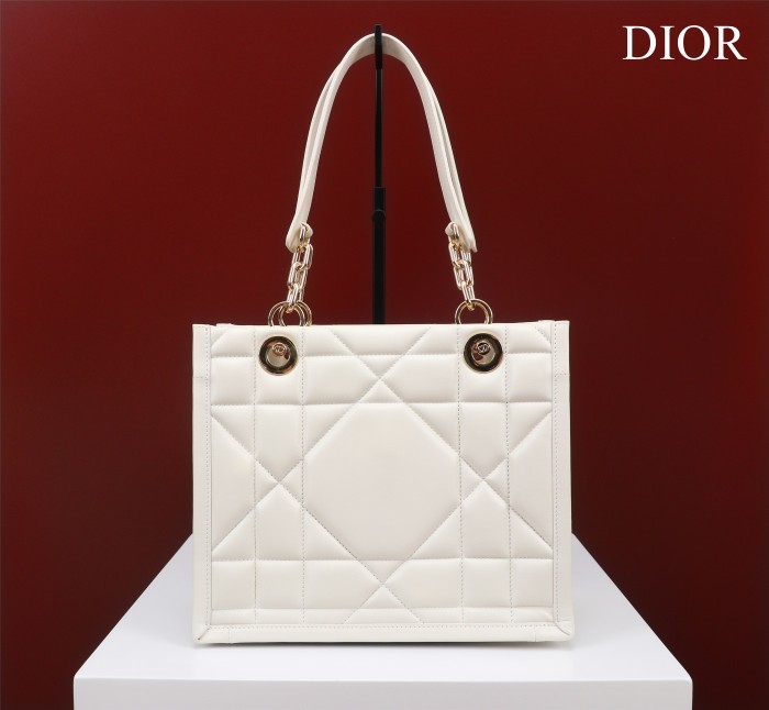 Handbag  Dior  size  36.5×28×17.5  cm