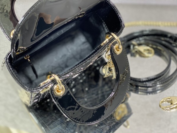 Handbag  Dior size  17 cm