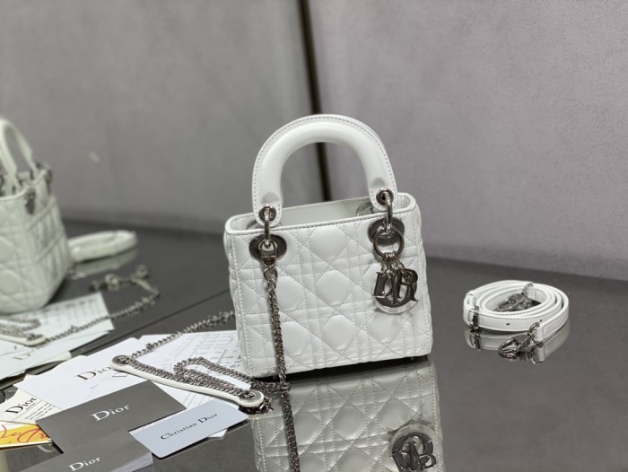 Handbag  Dior  size 17 cm