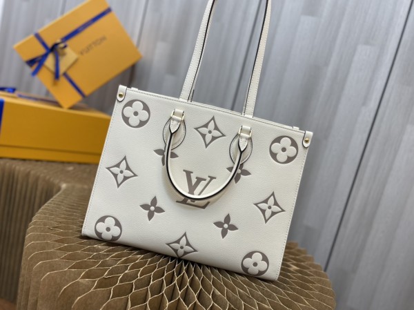 Handbag  Louis Vuitton  M45494  size 34x26x13 cm