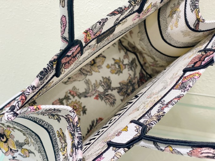 Handbag  Dior  8001  size 36 cm